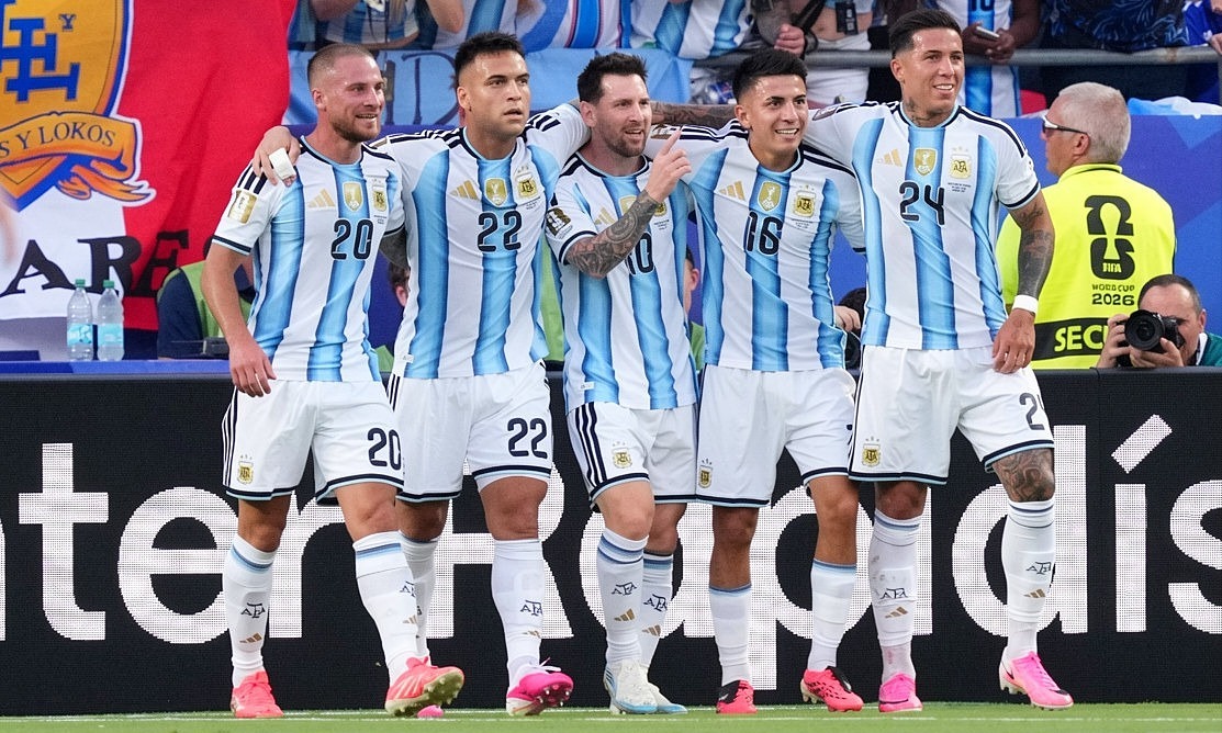 Mac Allister: ‘Rất khó học theo Messi’ – Bài học từ thiên tài và cơ hội trải nghiệm đẳng cấp tại GG88 - hình ảnh - wingg88.vip