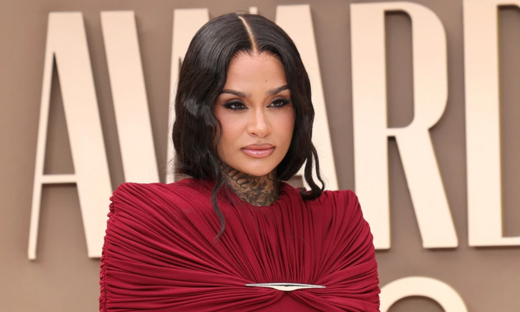 Ca sĩ Mỹ Kehlani tỏa sáng với thiết kế của NTK Việt tại lễ trao giải BET 2026 - hình ảnh - wingg88.vip