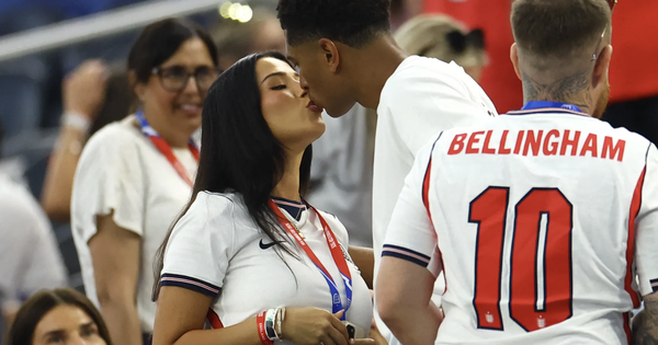 Chuyện ‘yêu’ tại World Cup 2026: Đội tuyển Anh cấm WAGs, còn Messi và Ronaldo thì sao? - hình ảnh - wingg88.vip