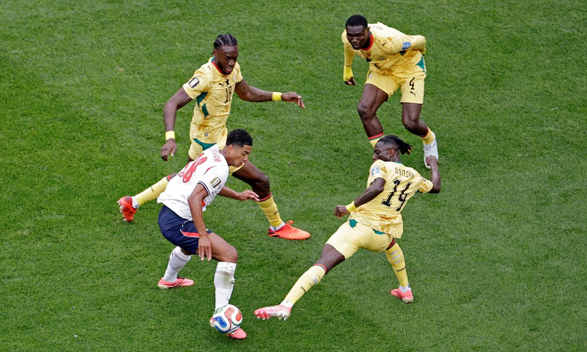 Merson: ‘Anh cần dồn bóng cho Bellingham như cách Argentina làm với Messi’ - hình ảnh - wingg88.vip