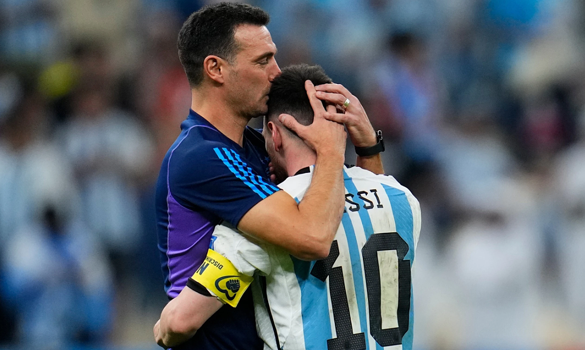 HLV Scaloni: ‘Trước khi ra quyết định, tôi luôn tham khảo Messi’ - hình ảnh - wingg88.vip