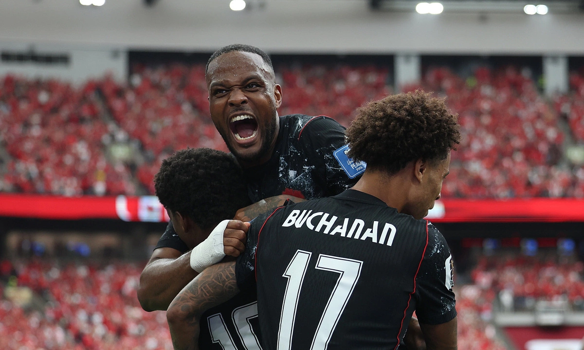 Qatar bị đuổi hai cầu thủ, thua Canada 0-6 ở World Cup - hình ảnh - wingg88.vip