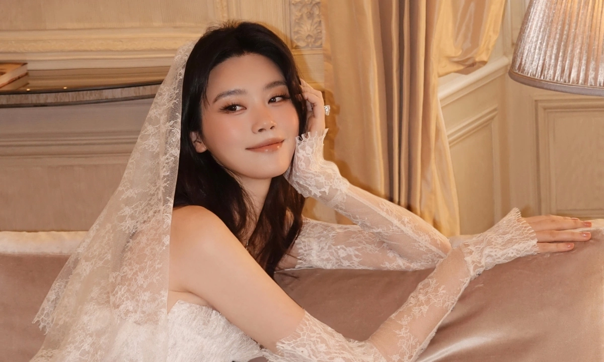 Hề Mộng Dao lộng lẫy trong váy cưới của nhà mốt Việt – Dấu ấn thời trang giữa làng giải trí châu Á - hình ảnh - wingg88.vip