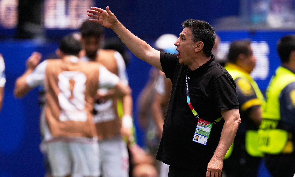 HLV Ghalenoei: ‘Iran bất bại là kỳ tích World Cup’ - hình ảnh - wingg88.vip