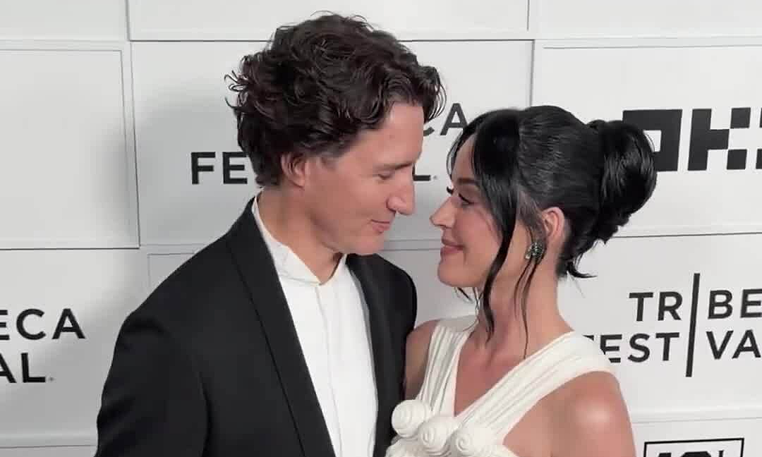 GG88 đổi thưởng: Katy Perry và cựu Thủ tướng Canada lần đầu sánh đôi trên thảm đỏ - hình ảnh - wingg88.vip GG88 đổi thưởng: Katy Perry và cựu Thủ tướng Canada lần đầu sánh đôi trên thảm đỏ - hình ảnh - wingg88.vip