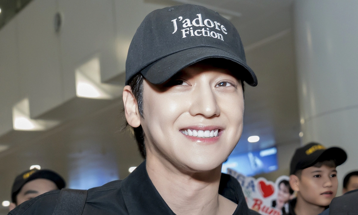 Mỹ nam ‘Vườn sao băng’ Kim Bum đến Hà Nội: Fan Việt háo hức, cơ hội giải trí trực tuyến bùng nổ - hình ảnh - wingg88.vip Mỹ nam ‘Vườn sao băng’ Kim Bum đến Hà Nội: Fan Việt háo hức, cơ hội giải trí trực tuyến bùng nổ - hình ảnh - wingg88.vip