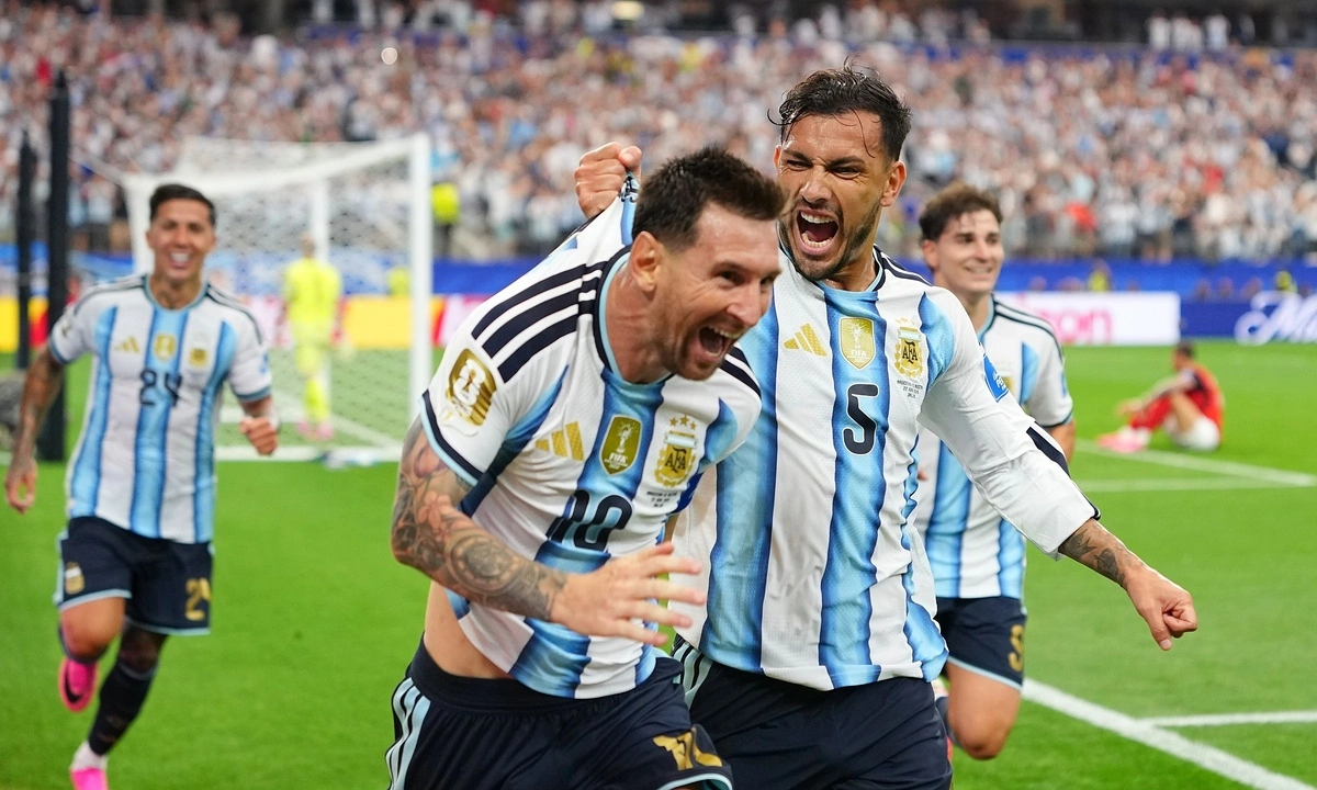 Messi: ‘Mọi thứ thật ngoạn mục’ sau cú đúp đưa Argentina vào vòng 1/16 - hình ảnh - wingg88.vip