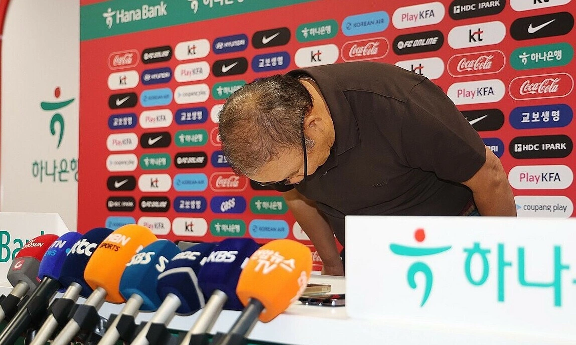 Ông Park cúi đầu xin lỗi khi Hàn Quốc thất bại ở World Cup - hình ảnh - wingg88.vip