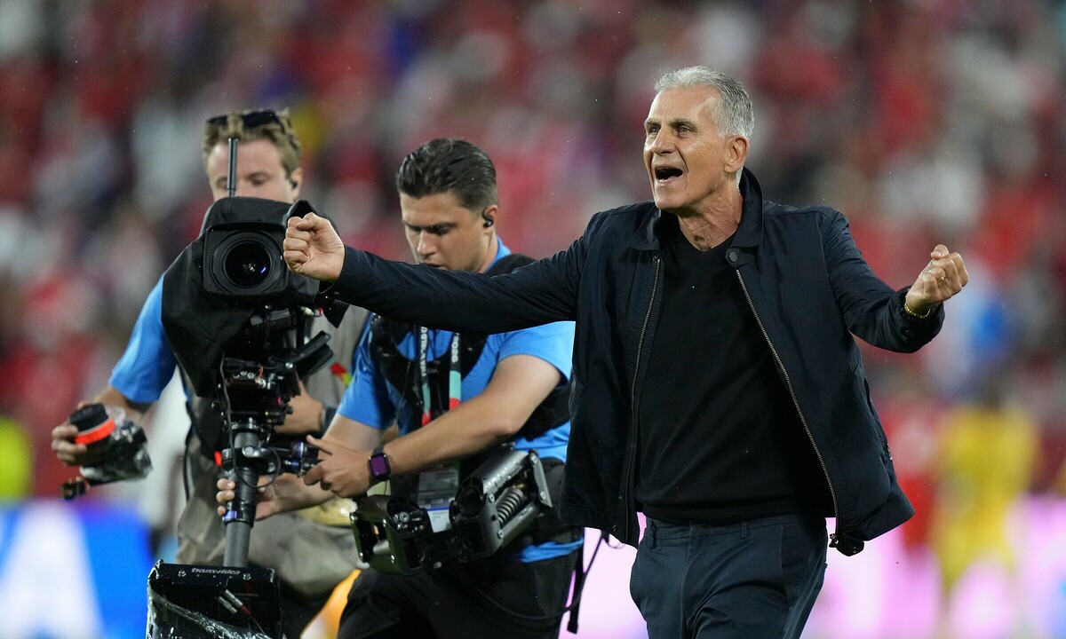 HLV Carlos Queiroz lập kỷ lục ở World Cup: Khoảnh khắc lịch sử cho Ghana và cơ hội theo dõi trực tuyến - hình ảnh - wingg88.vip HLV Carlos Queiroz lập kỷ lục ở World Cup: Khoảnh khắc lịch sử cho Ghana và cơ hội theo dõi trực tuyến - hình ảnh - wingg88.vip