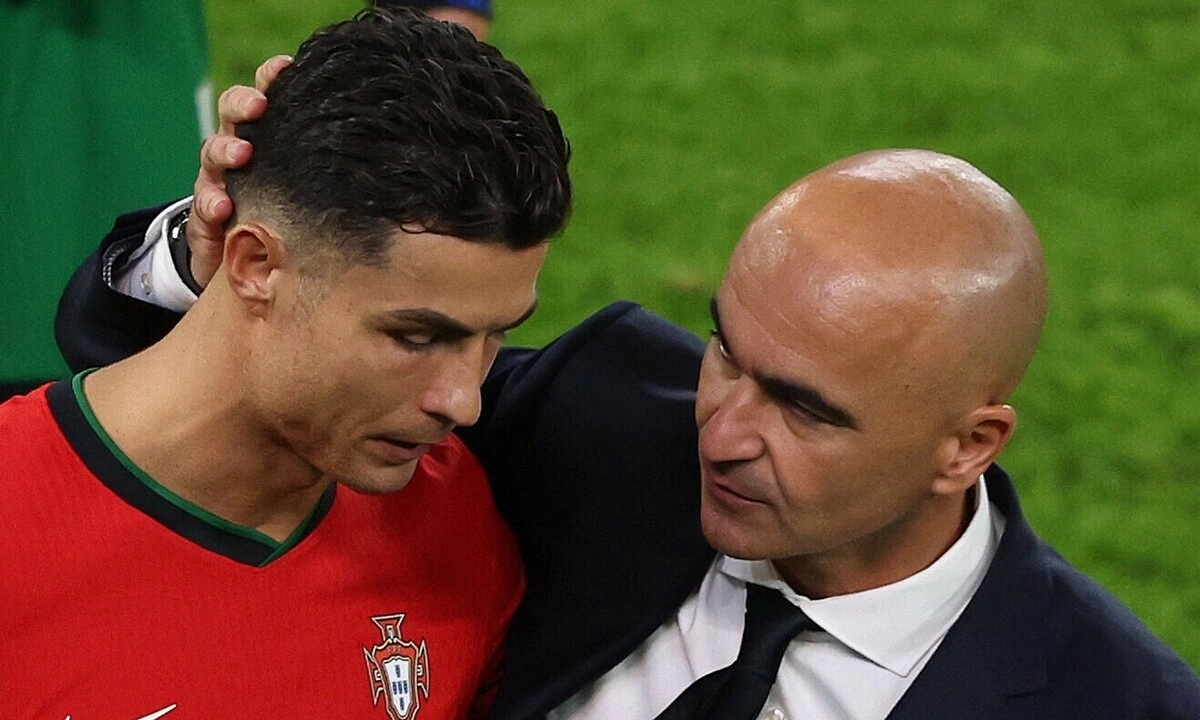Shearer: ‘HLV Bồ Đào Nha không dám thay Ronaldo’ - hình ảnh - wingg88.vip Shearer: ‘HLV Bồ Đào Nha không dám thay Ronaldo’ - hình ảnh - wingg88.vip