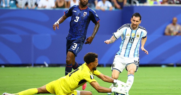 Khoảnh khắc thủ thành Vozinha cản phá cú sút của Messi: Huyền thoại ở tuổi 40! - hình ảnh - wingg88.vip Khoảnh khắc thủ thành Vozinha cản phá cú sút của Messi: Huyền thoại ở tuổi 40! - hình ảnh - wingg88.vip