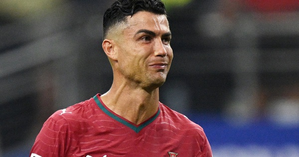 Ronaldo nghẹn ngào chia tay World Cup: Khoảnh khắc xúc động và cơ hội mới cùng GG88 - hình ảnh - wingg88.vip Ronaldo nghẹn ngào chia tay World Cup: Khoảnh khắc xúc động và cơ hội mới cùng GG88 - hình ảnh - wingg88.vip